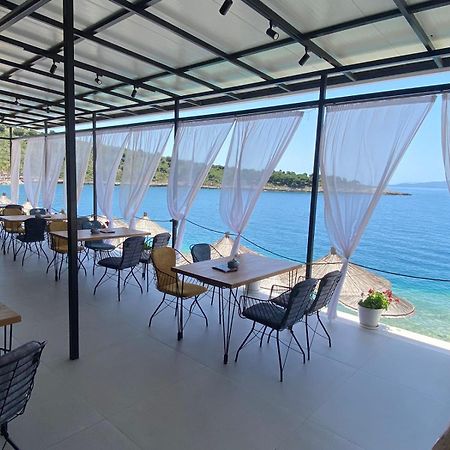 Sea Breeze Villa Sarandë Exterior foto