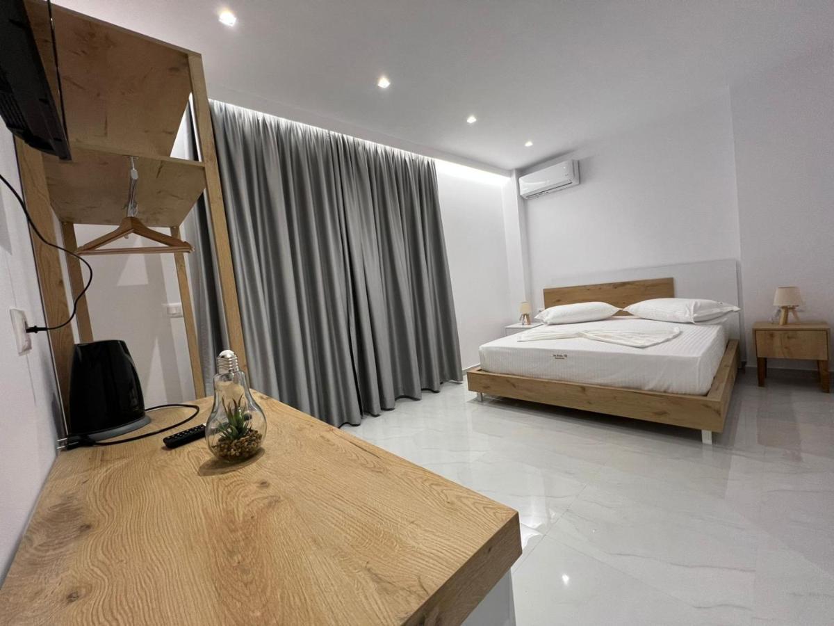Sea Breeze Villa Sarandë Exterior foto