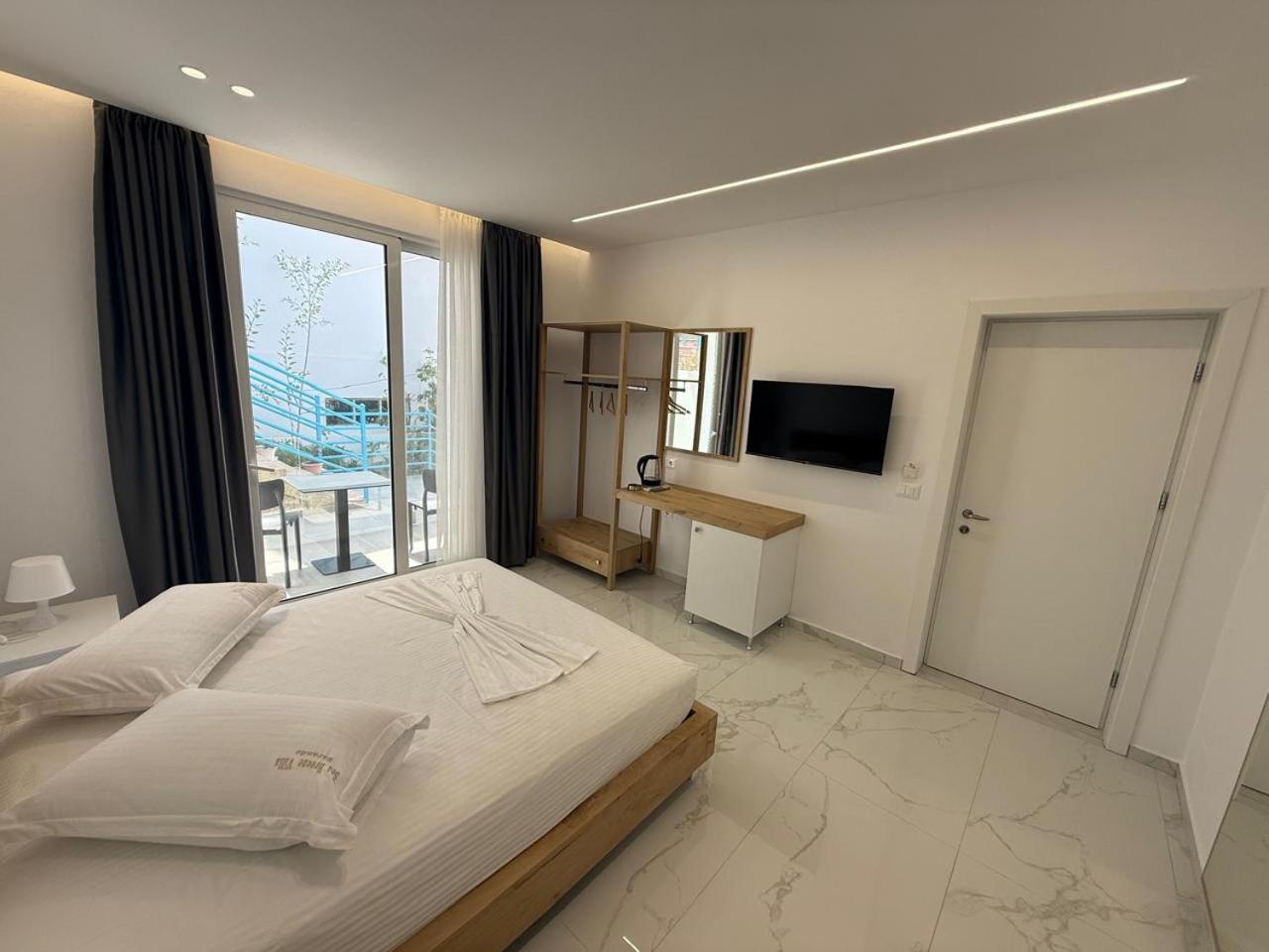 Sea Breeze Villa Sarandë Exterior foto